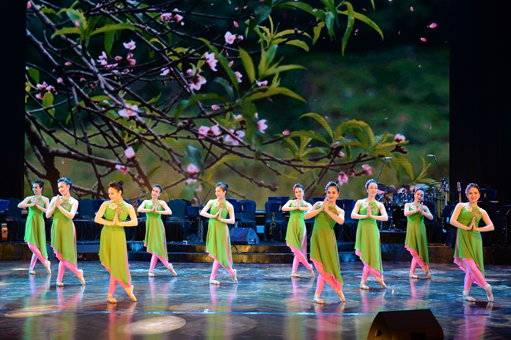 Tác phẩm múa “Dáng xuân” của Nhà hát Ca múa nhạc Quân đội.